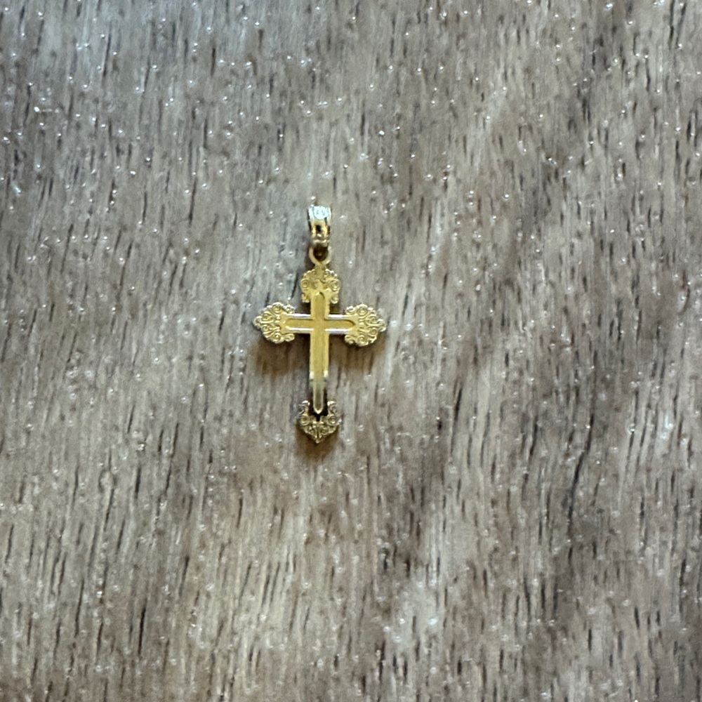 Gold Cross Pendant Necklace - Elegant Women's Jewelry